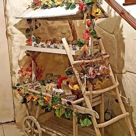 Favola B&B Bed and Breakfast 4*