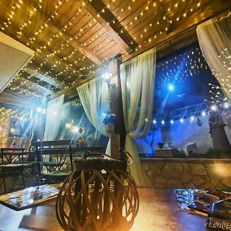 Alojamento de Acomodação e Pequeno-almoço Favola Exclusive 4*